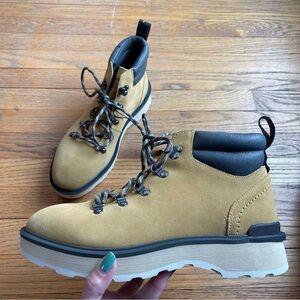 NEW Sorel Womens Hi Line Hiker Boot Geo Yellow Jet NL4878-712 NWT